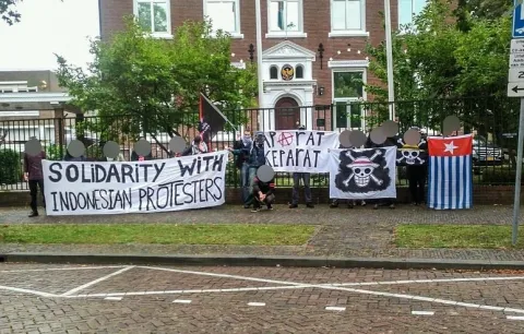 Anarchist solidarity demo at the Indonesian Terrorist Colonial Embassy in Den Haag Anarchist solidarity demo at the Indonesian Terrorist Colonial Embassy in Den Haag